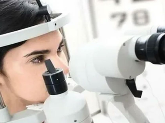 göz-tansiyonu-ameliyatı-3